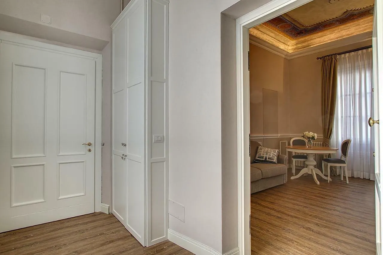 Art Apartment Luxury Family Suite Флоренция 0*,